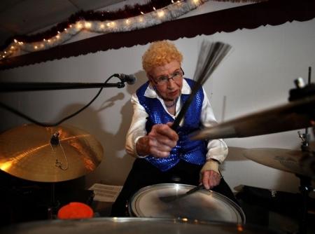 Bothell Woman Can Still Swing