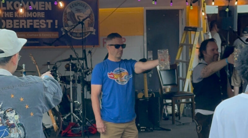 2024 Beer stein-holding champ Returning